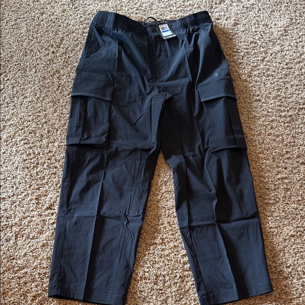 NWT Under Armour Black Unstoppable Cargo Pants